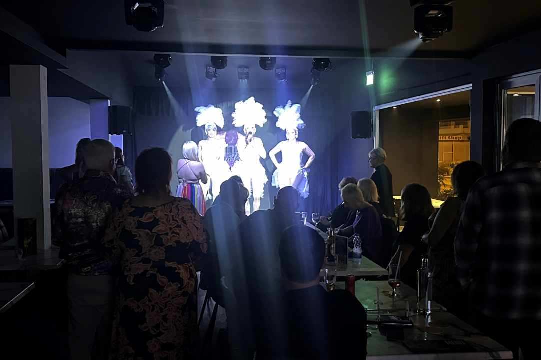Diamonds Show Bar gallery image 4
