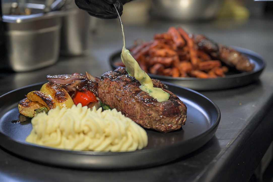 Dine 3.6.9 Restaurant