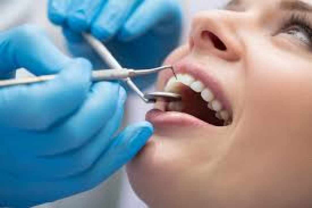 Δρ. Elena Aravidou Dental Surgeon