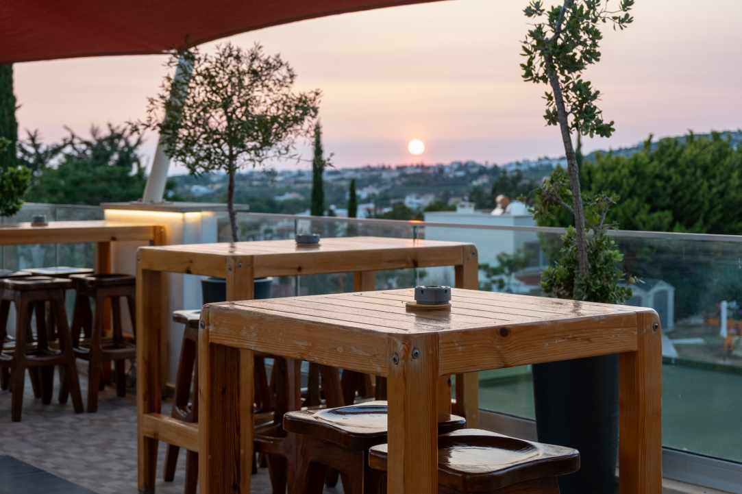 Neos Roof Garden