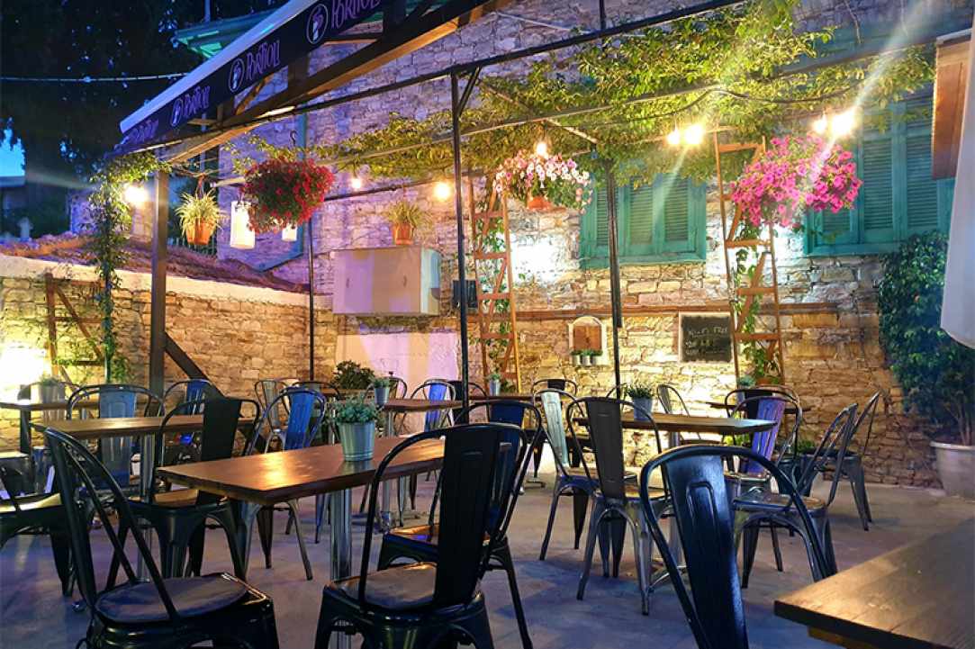 Kafeneio I Plateia - Lefkara gallery image 1