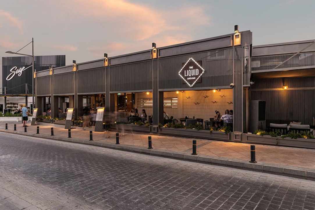 Liquid Cafe-Bar