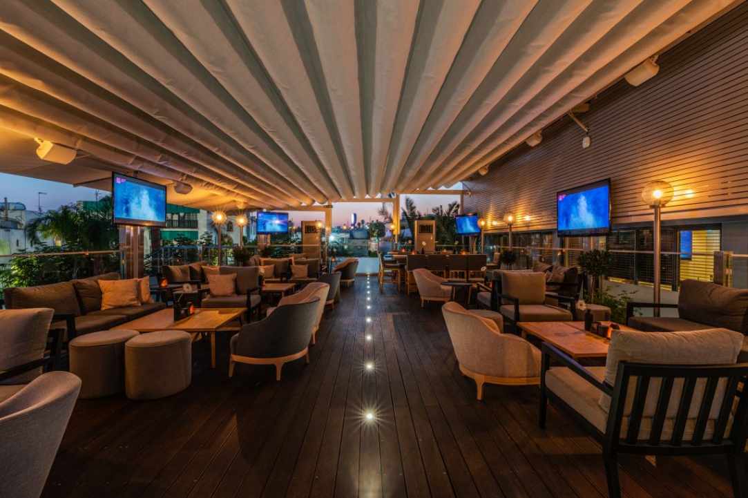 Liquid Cafe-Bar
