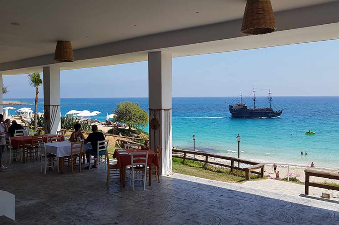 Maistrali Seafood Seaview