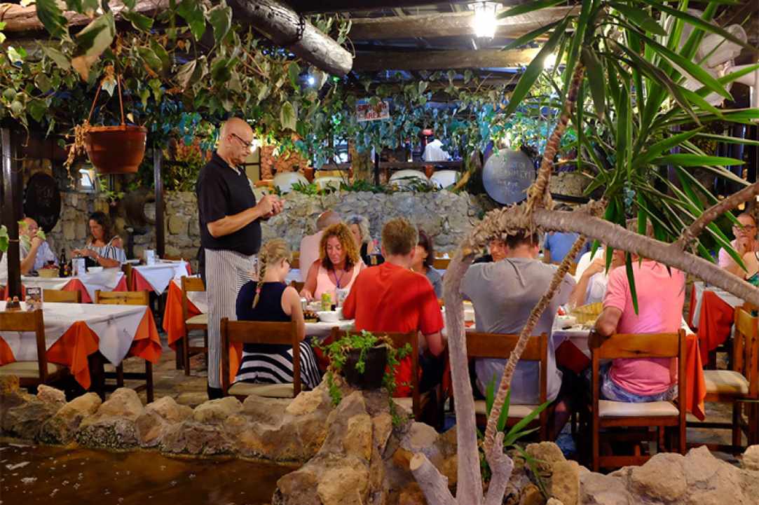 Mandra Tavern