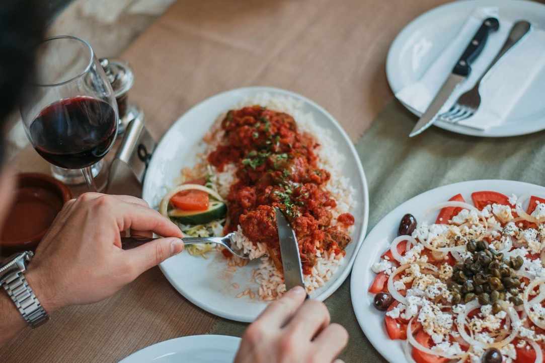 Meze Taverna Restaurant