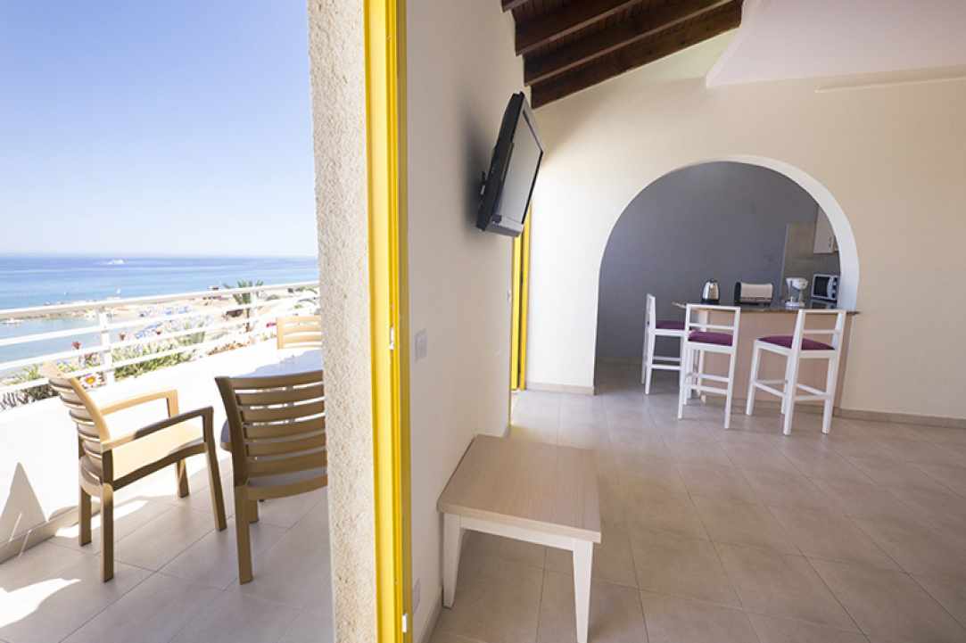 MyroAndrou Beach Hotel Apartments