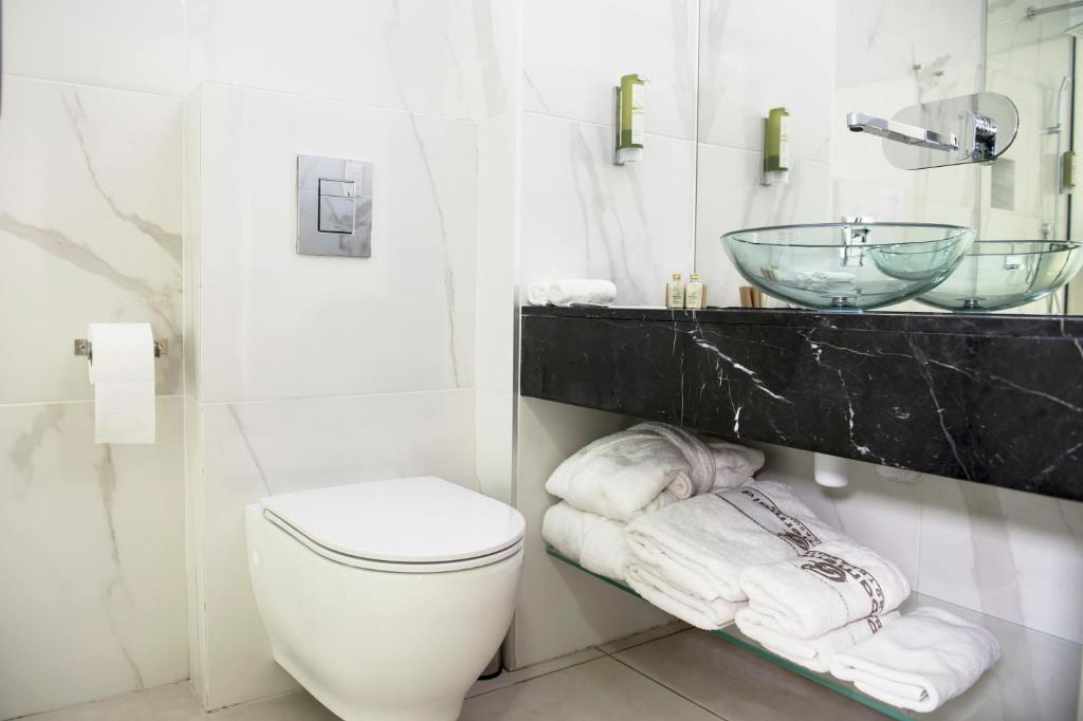 Napa Mermaid Hotel & Suites gallery image 3