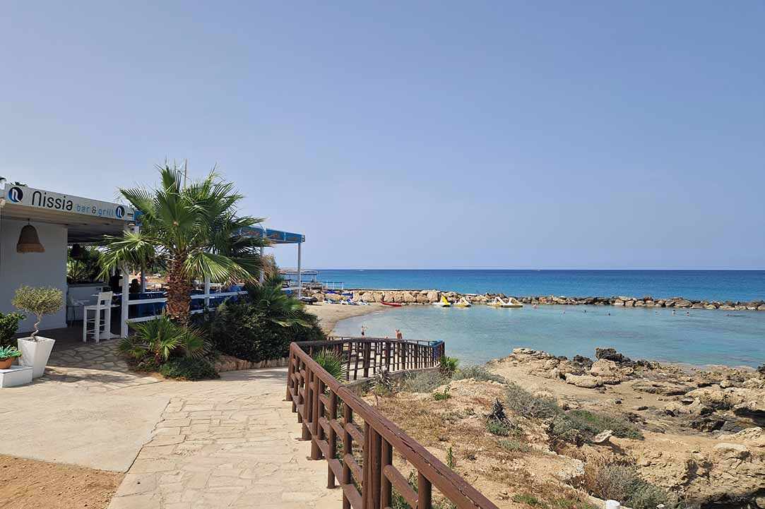 Nissia Bar & Grill