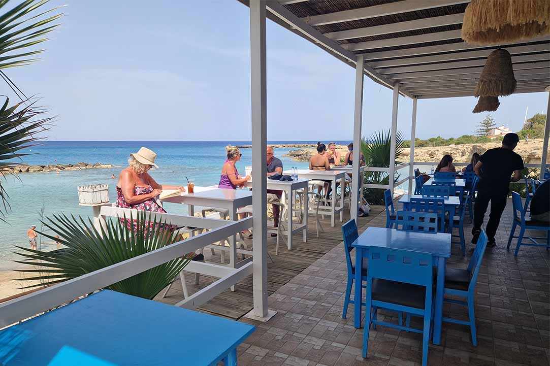 Nissia Bar & Grill