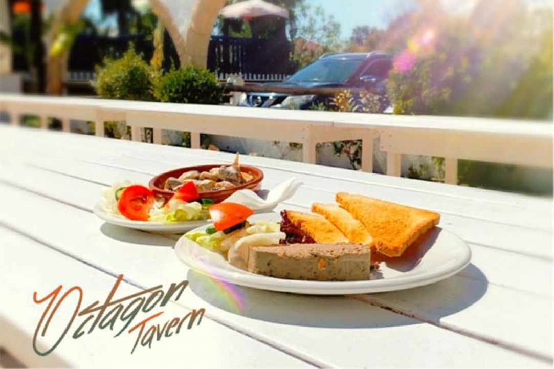 Octagon Lounge Bar-Restaurant