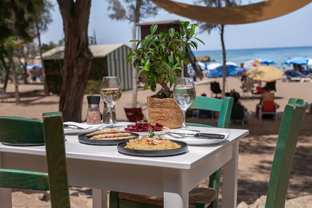 Παράγκα Ayia Triada Beach gallery image 1