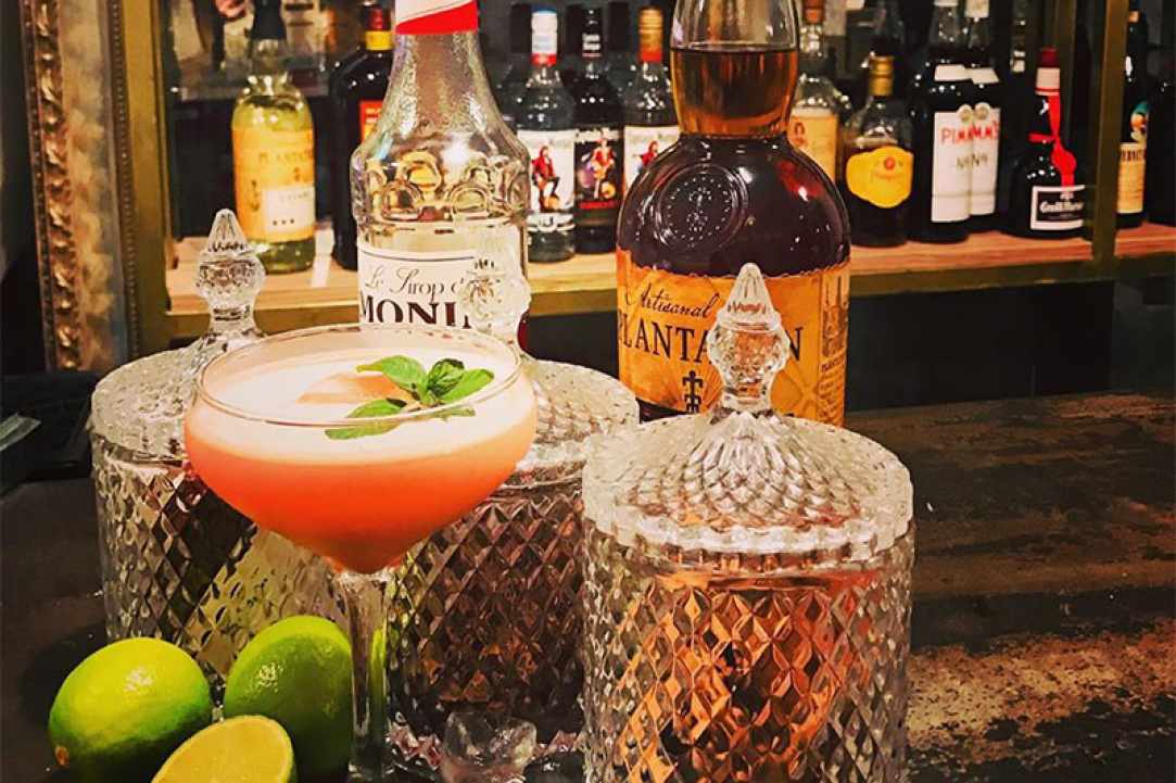Piale Hybrid Cafe Bar