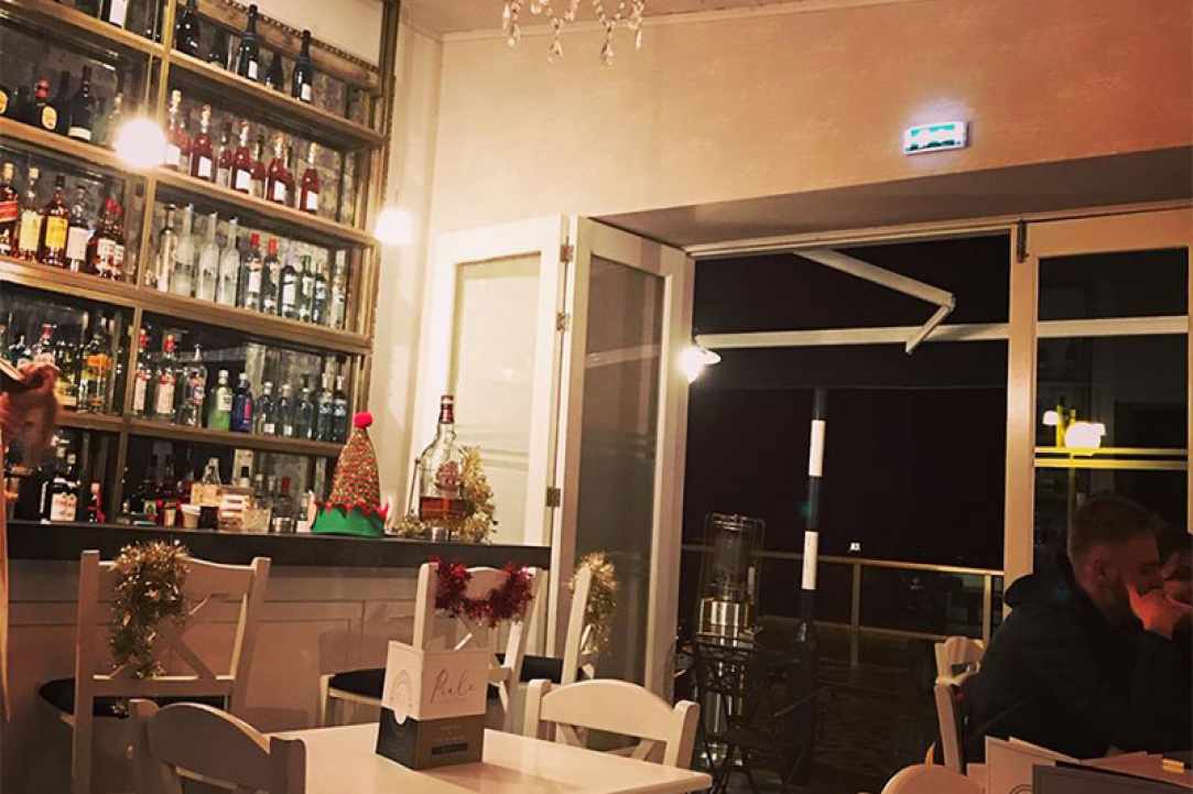 Piale Hybrid Cafe Bar