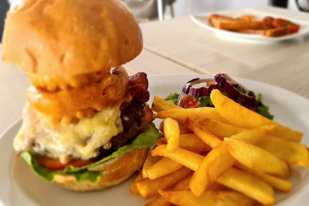 Sapphire Bar & Diner