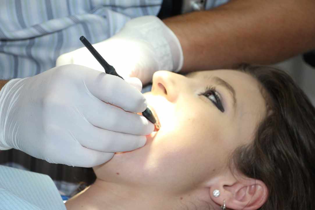 Δρ. Elena Aravidou Dental Surgeon