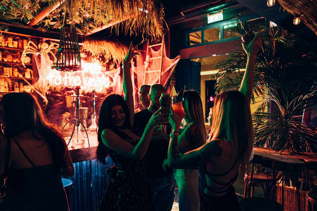 Tiki Tiki Bar gallery image 3