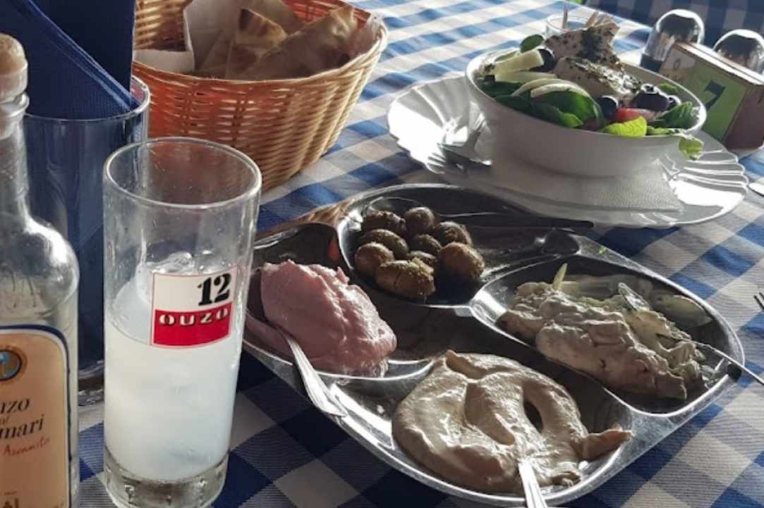 Tsiakkas Beach Tavern