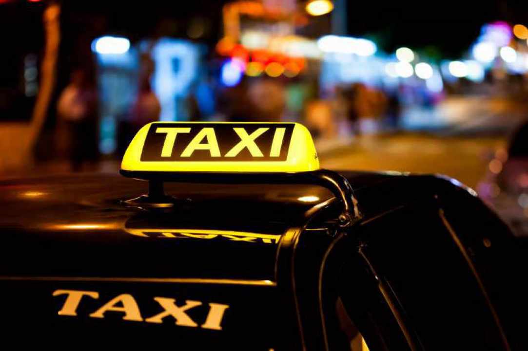 V - TAXIS gallery image 1