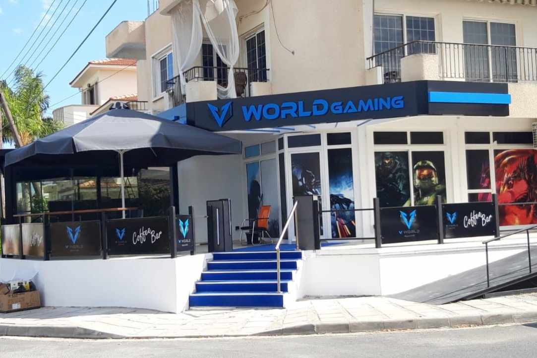 V World Gaming Lounge & Cafe Bar gallery image 1