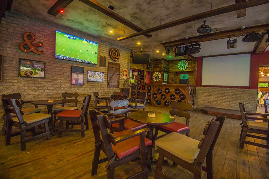 Windmills Cocktail Bar Restaurant & More gallery image 3
