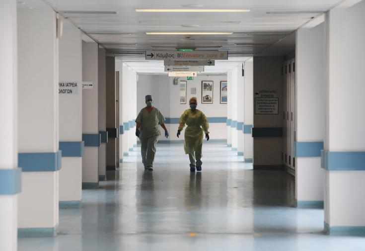Έβαλε κάμερα στα γυναικεία αποδυτήρια του Νοσοκομείου Λευκωσίας.