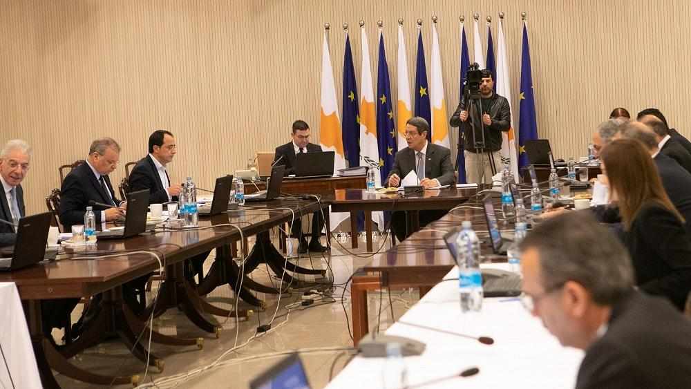 Κλειδώνουν οι αποφάσεις του Υπουργικού για τα Χριστούγεννα