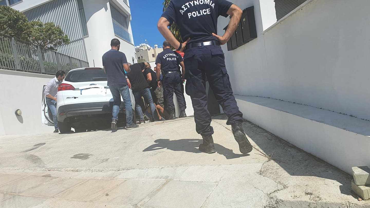 Χειροπέδες σε 26χρονο μετά από επεισοδιακή καταδίωξη