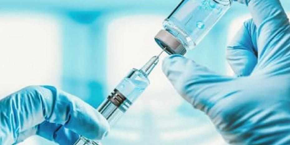 Εξαιρετικά σπάνιες οι περιπτώσεις θανάτων πλήρως εμβολιασμένων