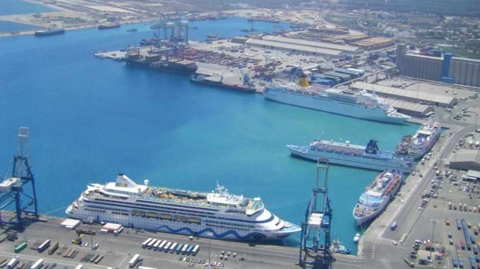 Βουλιάζει το λιμάνι Λεμεσού λόγω των ιδιωτικοποιήσεων
