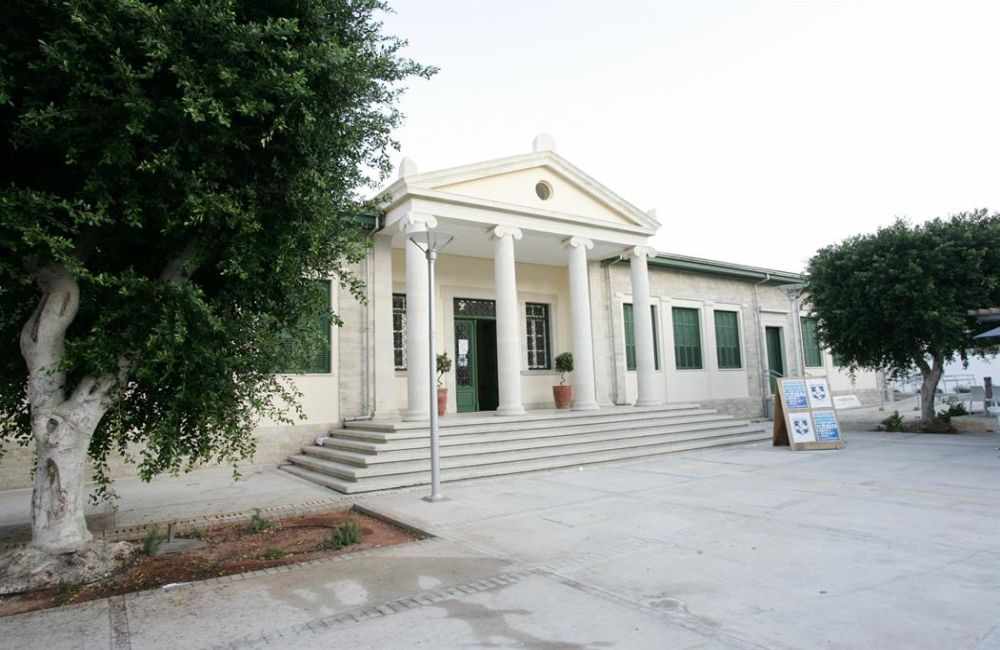 Αντί να πληρώσουν στον επίσημο λογαριασμό προγράμματος €23.444, πλήρωσαν σε λογαριασμό που τους έδωσε χάκερ