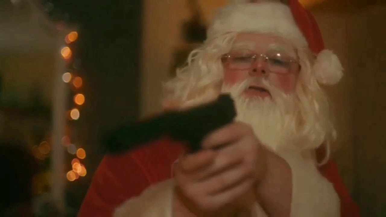 Θα δολοφονούσαν τον Ντίνο Έλληνα ντυμένοι Άγιοι Βασίληδες