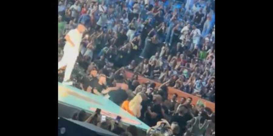 MAD VMA 2022: Πιάστηκαν στα χέρια οι τράπερ Light και Snik