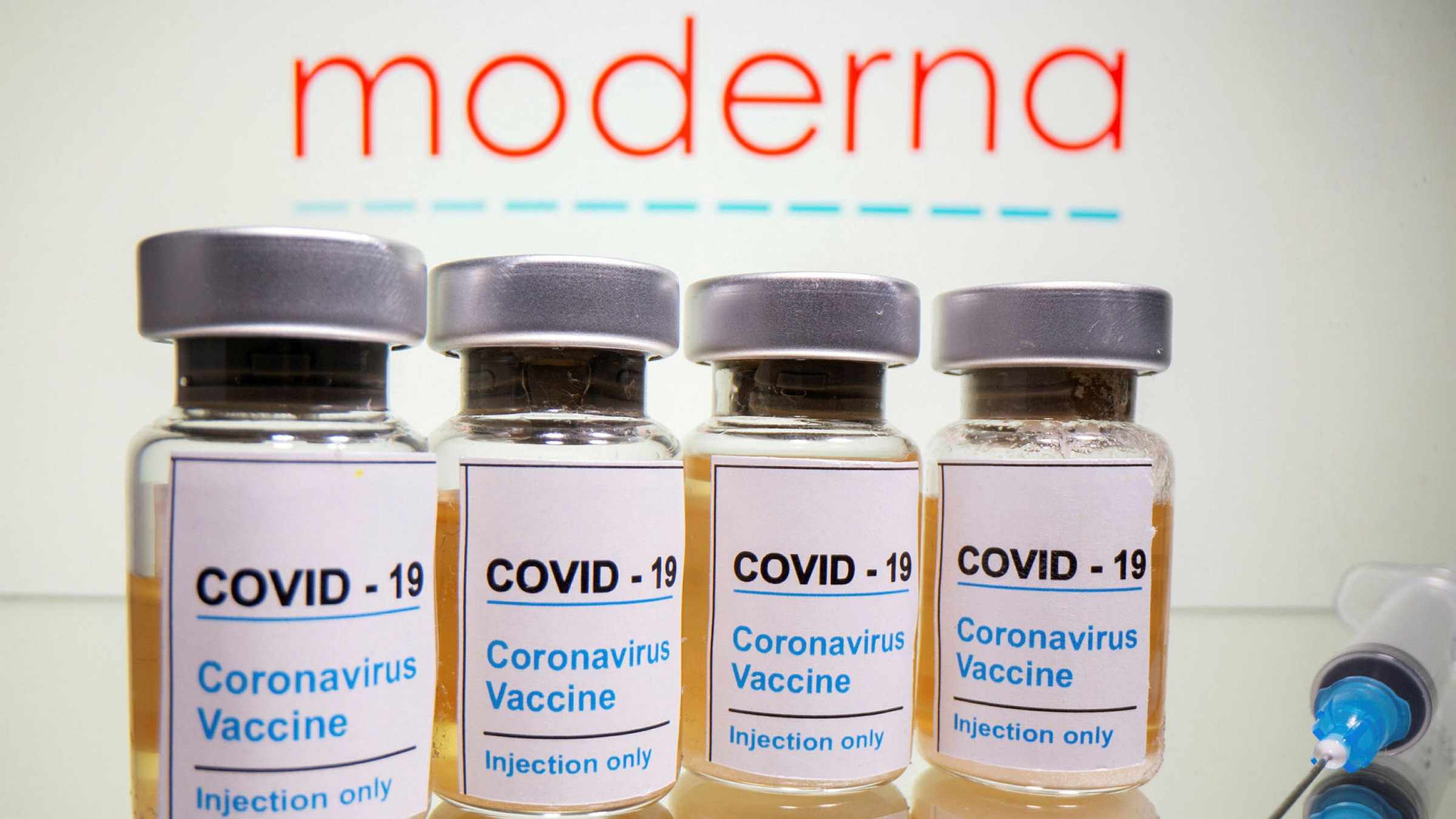 Έφθασαν στην Κύπρο τα πρώτα εμβόλια της Moderna