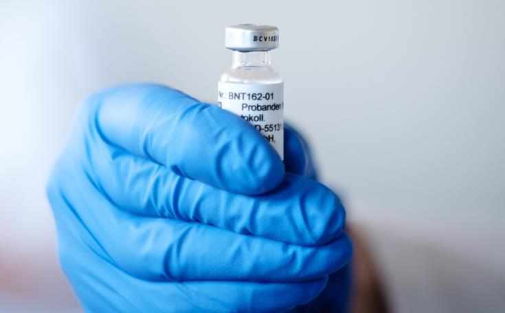 Έτοιμες να διανείμουν το εμβόλιο εντός ωρών μετά την έγκρισή του