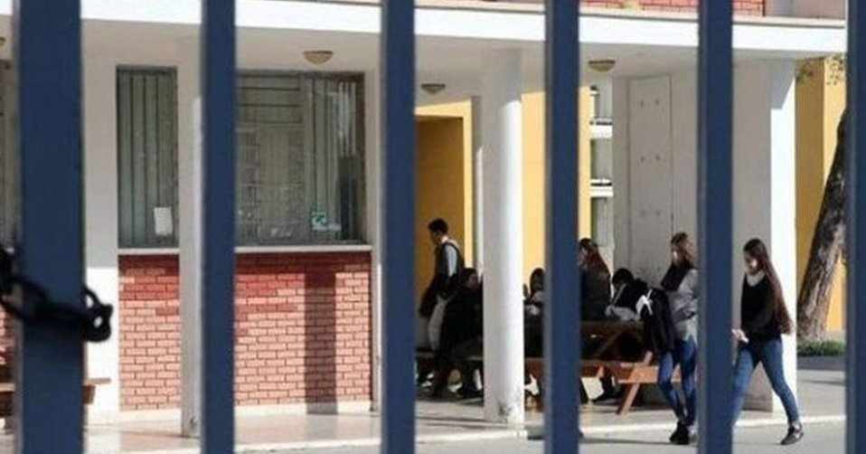 Θρησκευτικά μηνύματα ηλεκτρονικού ταχυδρομείου προκάλεσαν αναστάτωση σε σχολεία