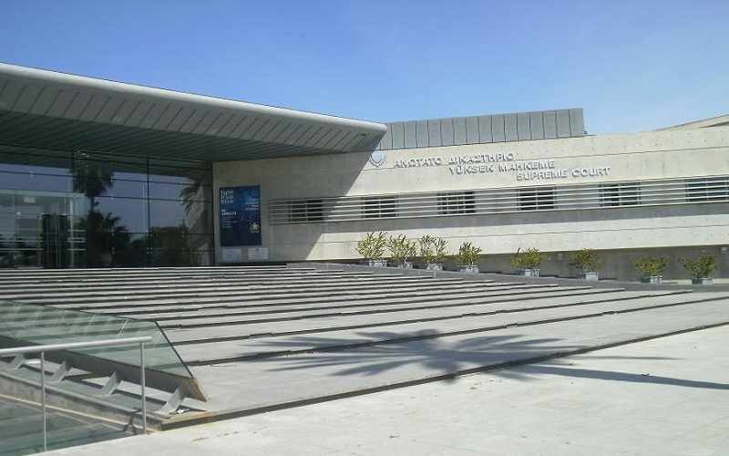 Γάμος με Κύπριο πολίτη δεν συνεπάγεται δικαίωμα υπηκοότητας