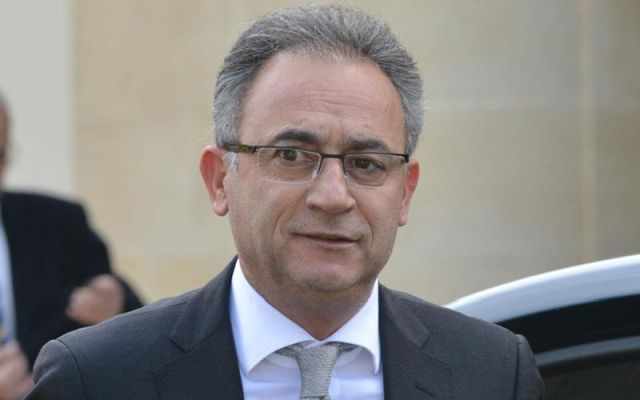 Η δημόσια απολογία του Αβέρωφ για τον Θανάση