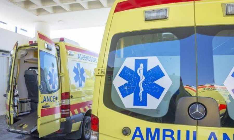 Αυτοκίνητο συγκρούστηκε με ποδηλάτη και στη συνέχεια με διερχόμενο όχημα