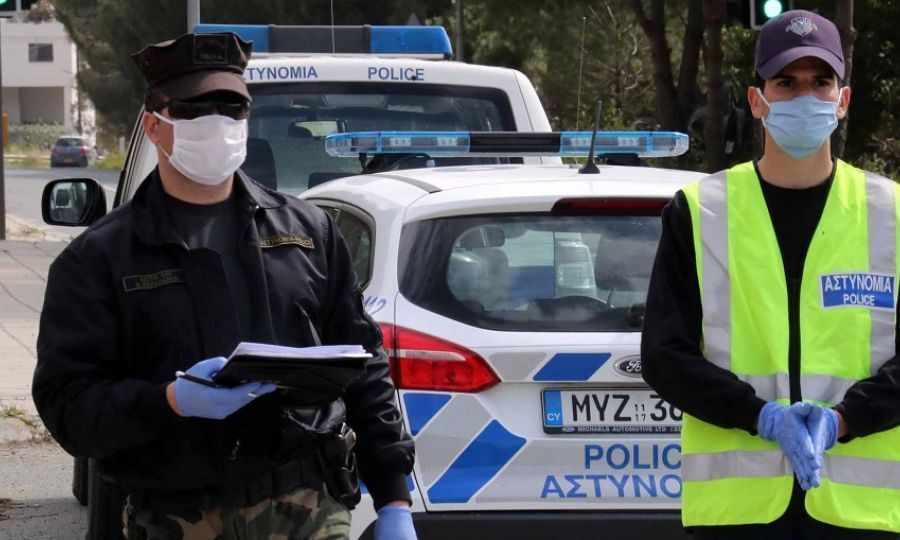 Μάσκα και στο αυτοκίνητο;