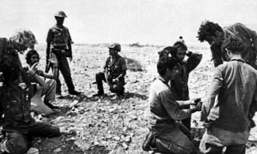 «Πού πάεις γιε μου, πού πάεις, έλα πίσω…»