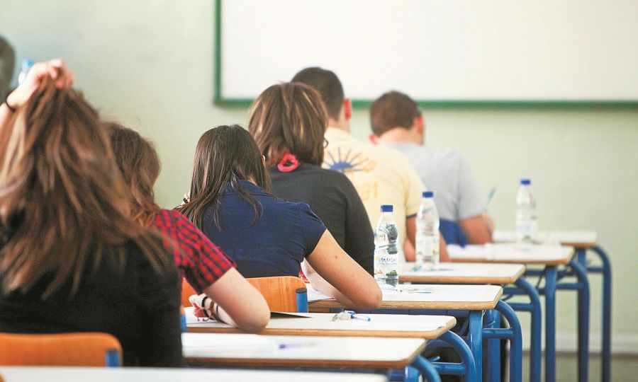 Άδεια σε ιδιωτικό σχολείο για απαλλαγή από τετράμηνες