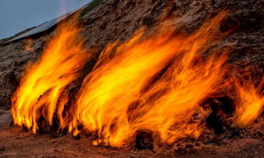Η φωτιά που καίει 4.000 χρόνια - Δεν τη σβήνει ούτε η βροχή