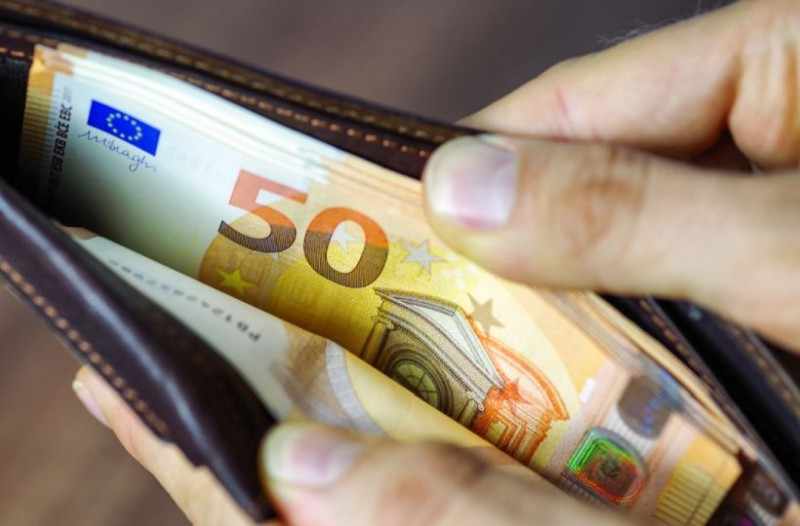 Πρόεδρος: Ο κατώτατος μισθός θα υιοθετηθεί και θα είναι αρκούντως δίκαιος
