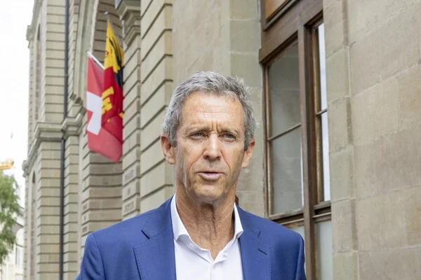 Δισεκατομμυριούχος μεγιστάνας των διαμαντιών συνελήφθη στην Κύπρο