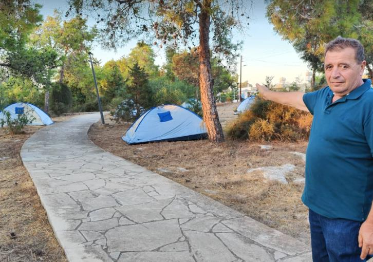 Επεράσαμε πολλά... Εν η ελπίδα που μας εκράτησεστον πρόχειρο καταυλισμό «Η Προσφυγιά»