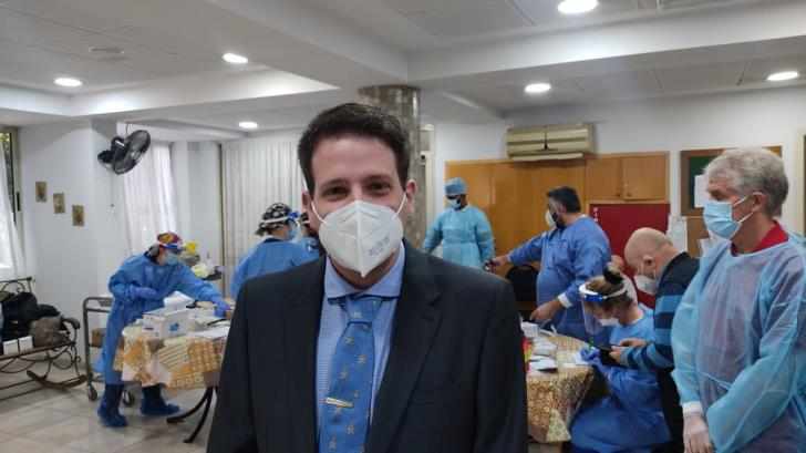 Τι δηλώνει ο γιατρός που έλαβε πρώτος το εμβόλιο στην Κύπρο