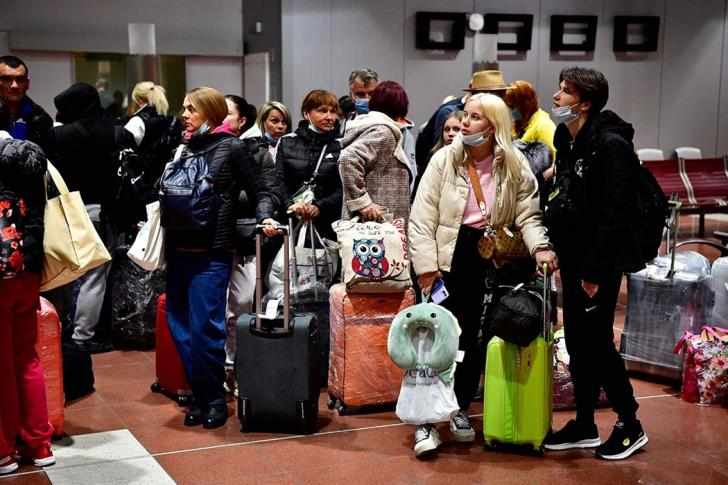 Επιχορηγημένη διαμονή 2.500 Ουκρανών σε ξενοδοχεία Αμμ/στου