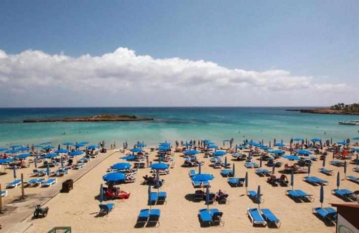 Στο 75% οι αφίξεις τουριστών σε σχέση με το 2019
