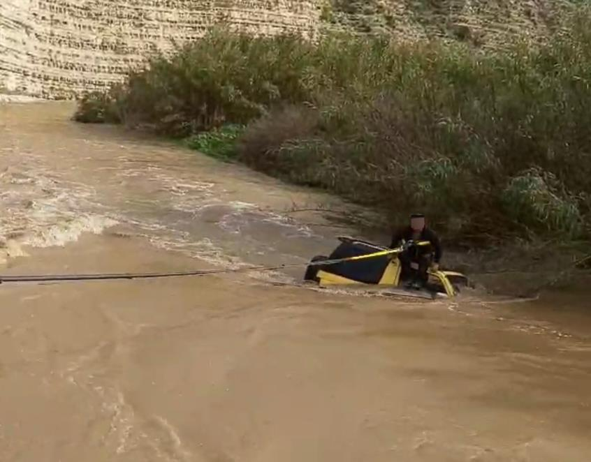 Νεαρός παρασύρθηκε από τα ορμητικά νερά ποταμού